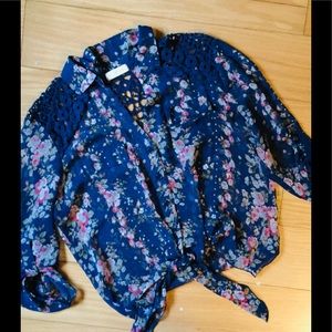 ⭐️BUY 2 GET 1 FREE⭐️ Beautiful Floral Blouse.